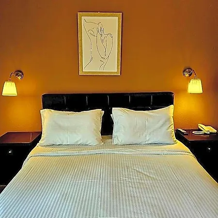 Odysseas Hotel 2*
