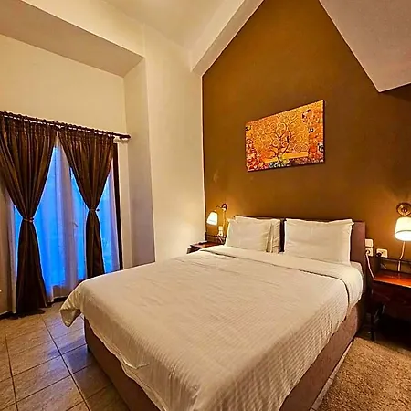 Odysseas Hotel 2*